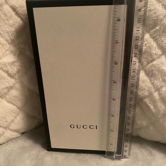 GUCCI Red Leather GUCCI stamped logo Billfold - Picture 9 of 9